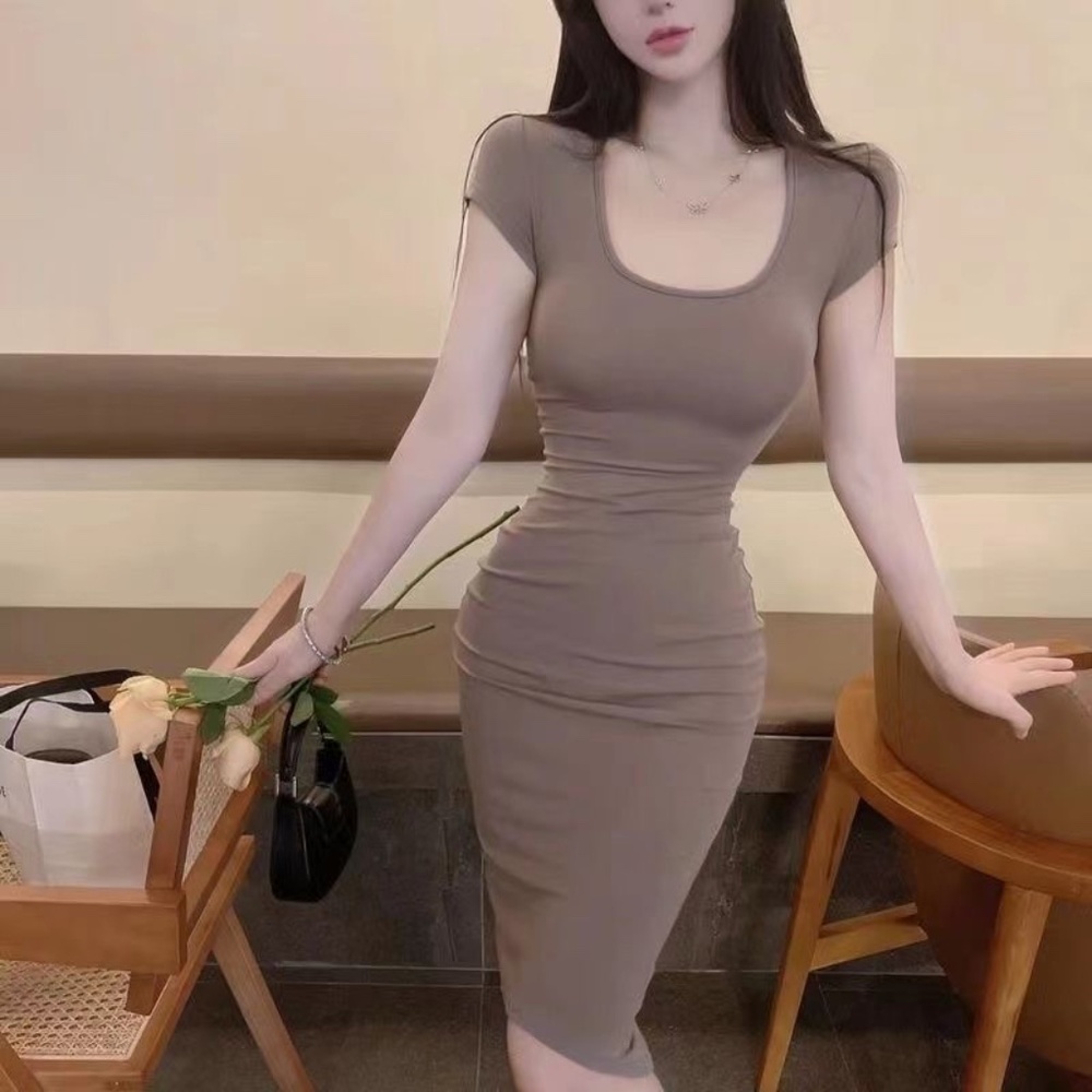 long stylish dress - Picture 4 of 5